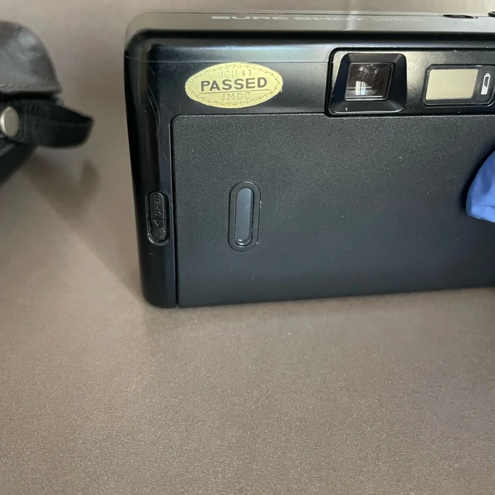 Canon Sure Shot Supreme Point and Shoot 35mm Film Camera -‎ Untested with Case